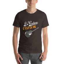 Charger l&#39;image dans la galerie, T-Shirt La Guitare Folk C&#39;est la vie

